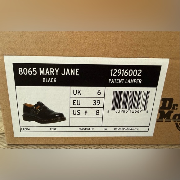 Dr. Martens patent Mary Jane - Picture 10 of 10